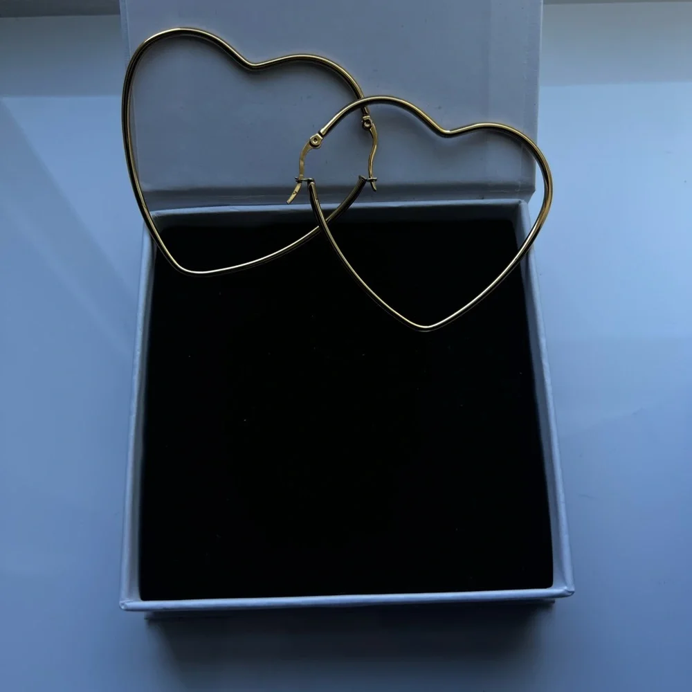 2.5” Gold plated Heart Hoop Earrings